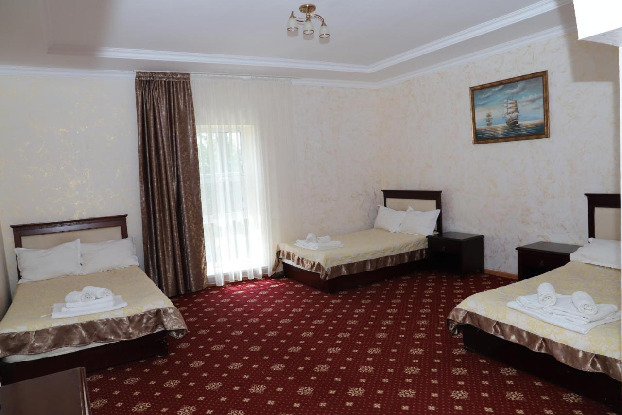 בורובויה Hotel Eurasia Deluxe מראה חיצוני תמונה