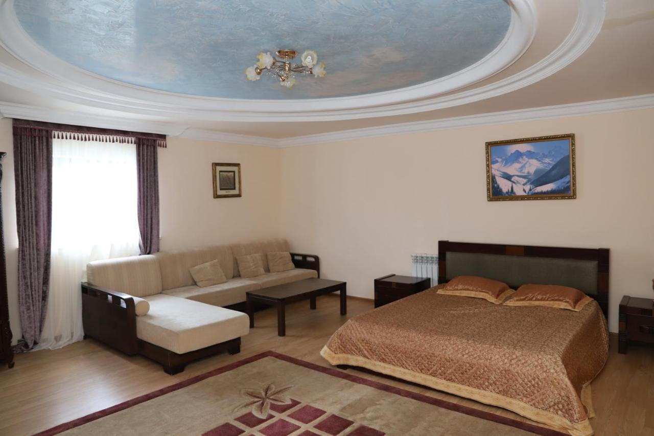 בורובויה Hotel Eurasia Deluxe מראה חיצוני תמונה