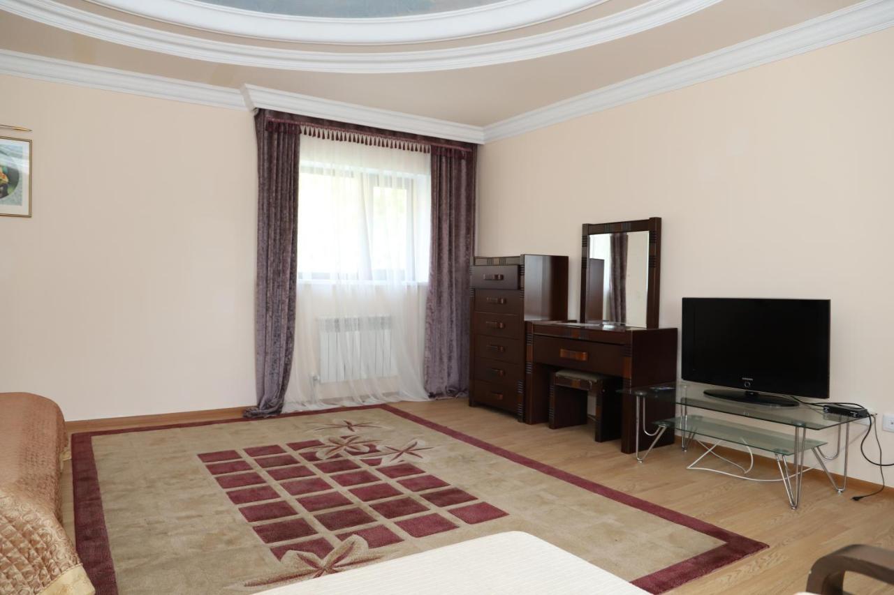 בורובויה Hotel Eurasia Deluxe מראה חיצוני תמונה