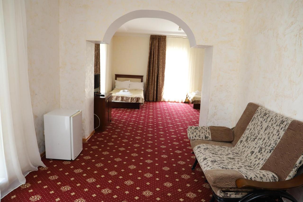 בורובויה Hotel Eurasia Deluxe מראה חיצוני תמונה